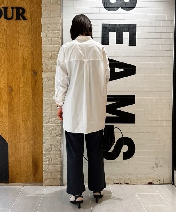 川口 恵さんの「BEAMS WOMEN｜BEAMS BOY / サイド ライン イージー パンツ」を使ったコーディネート