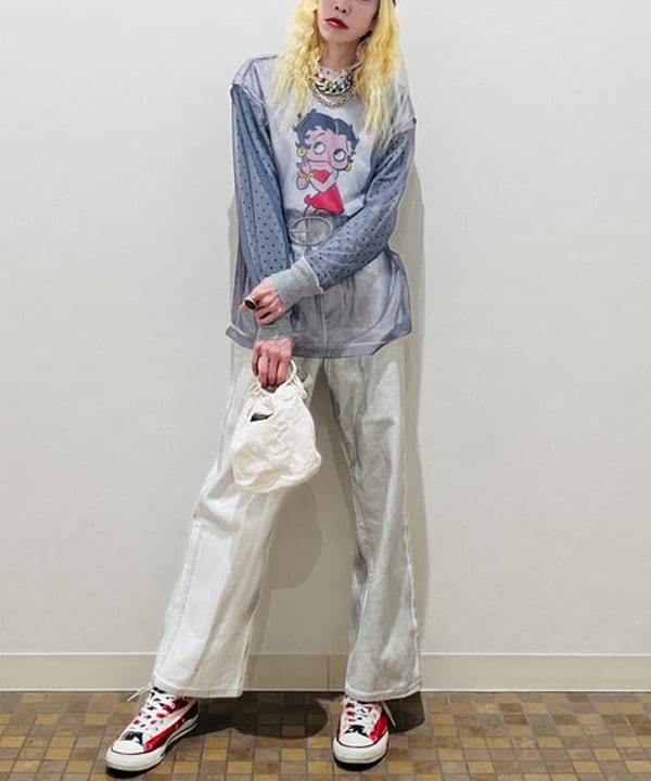 ひるてぃさんの「BEAMS WOMEN｜Ray BEAMS / 箔プリント デニムパンツ」を使ったコーディネート