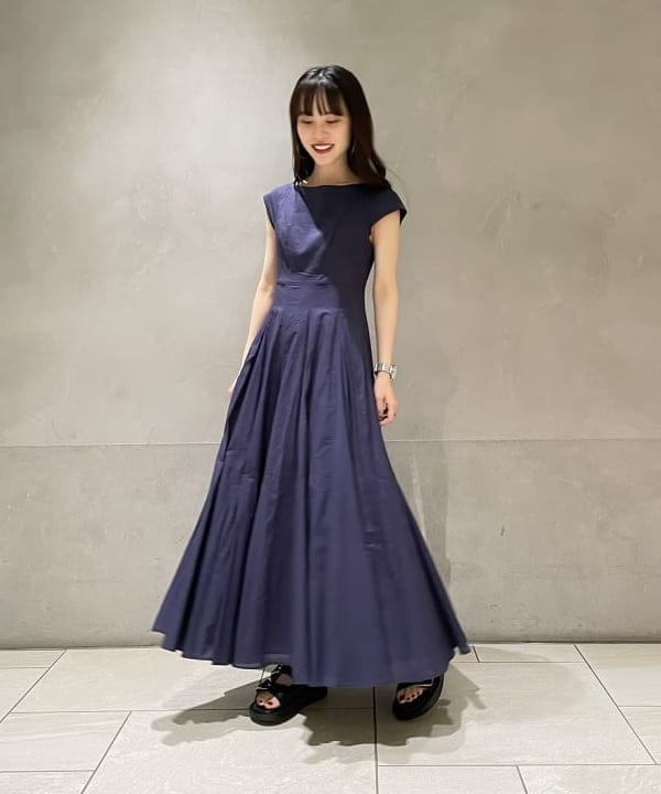高木 菜央さんの「BEAMS WOMEN｜CAMINANDO / ダブルバックル サンダル」を使ったコーディネート