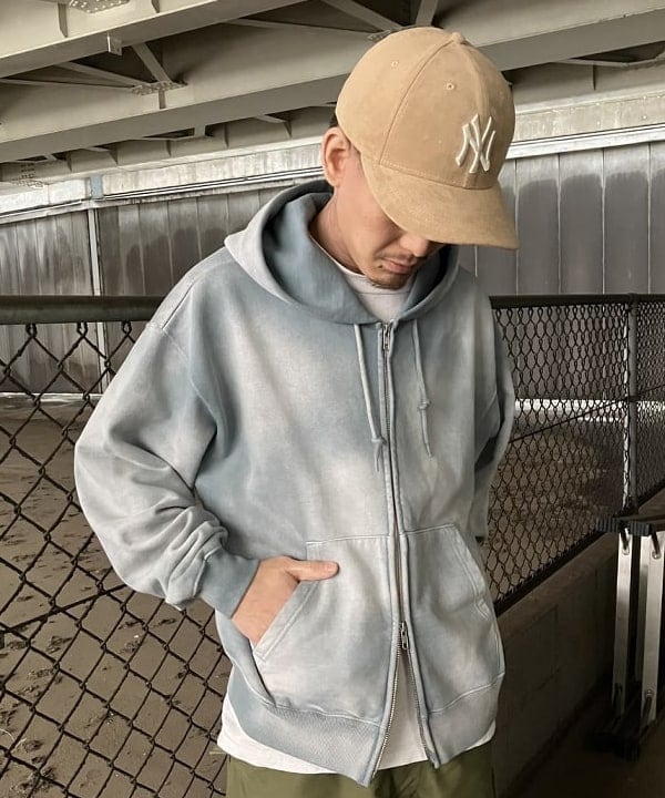 ホサカさんの「BEAMS WOMEN｜BEAMS / ヴィンテージライク フェード フルジップフーディ」を使ったコーディネート