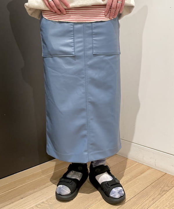 みかみさんの「BEAMS WOMEN｜maturely / Fake Leather Work Skirt」を使ったコーディネート