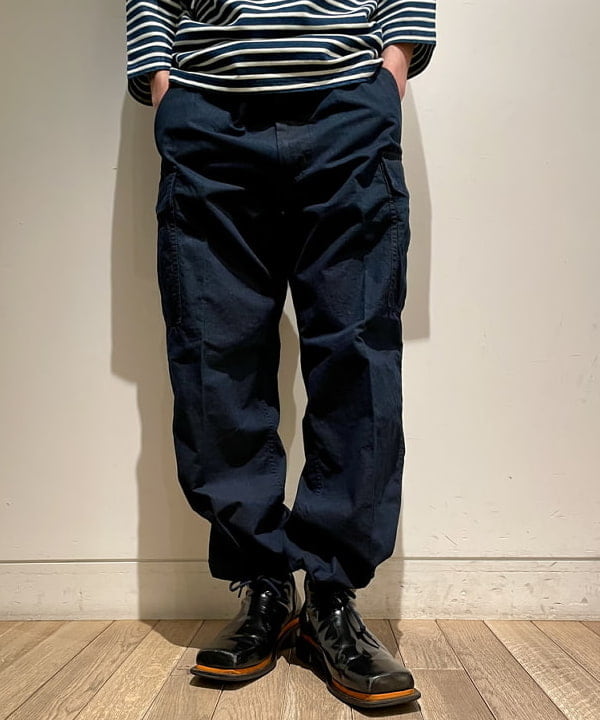 佐藤 大斗さんの「BEAMS WOMEN｜BEAMS PLUS / インディゴ リップストップ ミリタリー 6ポケット パンツ」を使ったコーディネート
