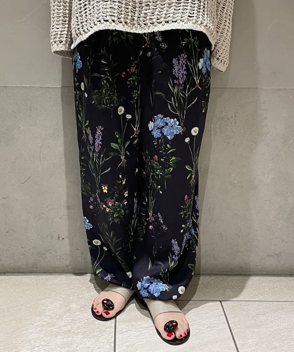 高木 菜央さんの「BEAMS WOMEN｜LAOCOONTE / VALEN サンダル」を使ったコーディネート