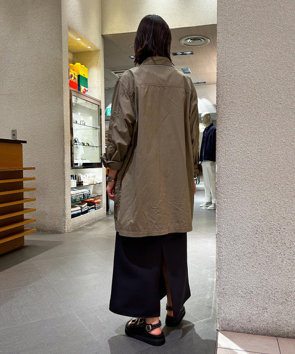 川口 恵さんの「BEAMS WOMEN｜ARROW NOVELTY × BEAMS BOY / 別注 コンチョ コンビ ブレスレット」を使ったコーディネート