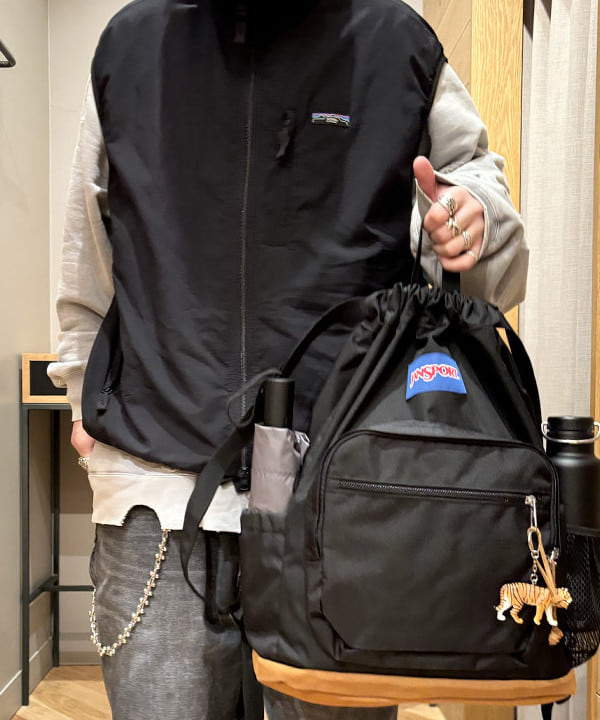三宅 康平さんの「BEAMS WOMEN｜JANSPORT × BEAMS / 別注 Pack & Go」を使ったコーディネート