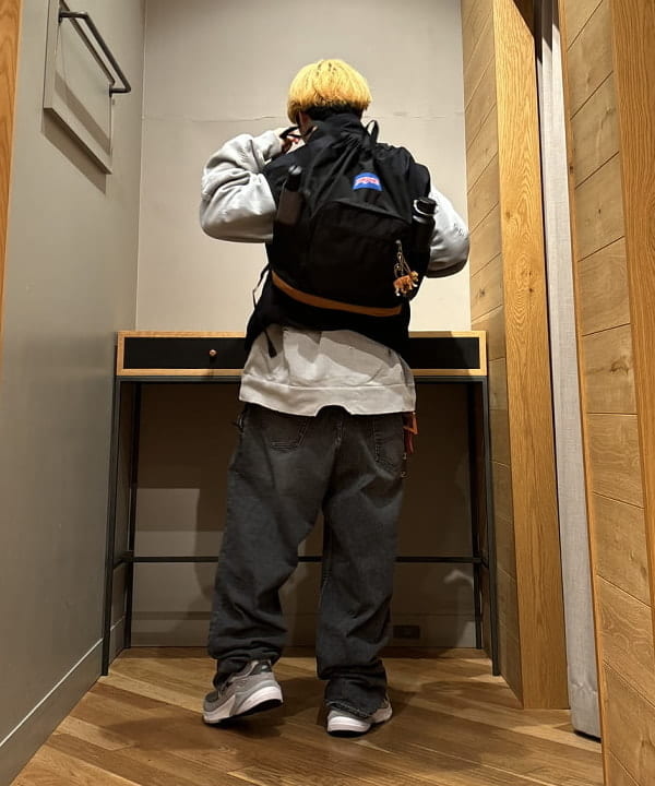 三宅 康平さんの「BEAMS WOMEN｜JANSPORT × BEAMS / 別注 Pack & Go」を使ったコーディネート