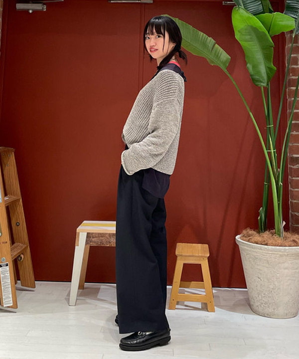 サカサイスズカさんの「BEAMS WOMEN｜maturely / 2Way Stretch Tuck Slacks」を使ったコーディネート