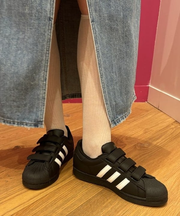 佐々木 南美さんの「BEAMS WOMEN｜ワイドフィット 4ポケット レザー ブルゾン」を使ったコーディネート