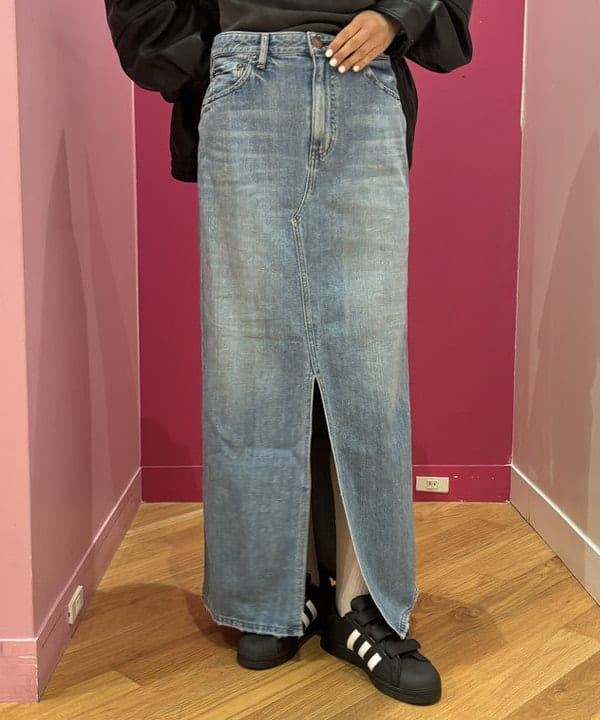 佐々木 南美さんの「BEAMS WOMEN｜ワイドフィット 4ポケット レザー ブルゾン」を使ったコーディネート