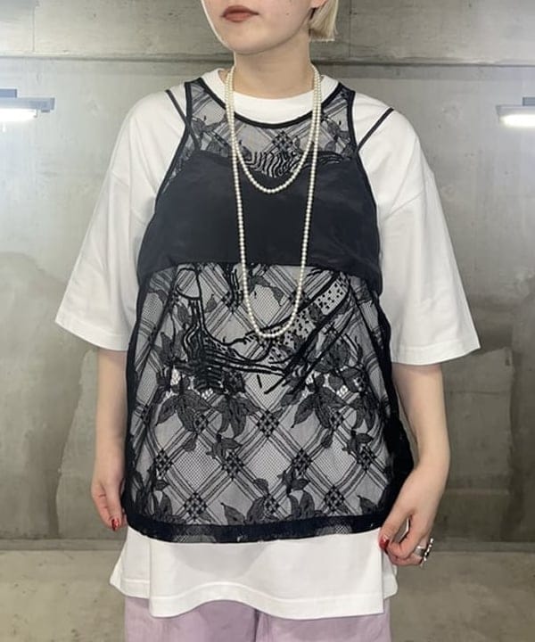 yokoyama shionさんの「BEAMS WOMEN｜maturely /  Linen Blend Work Easy Pants」を使ったコーディネート