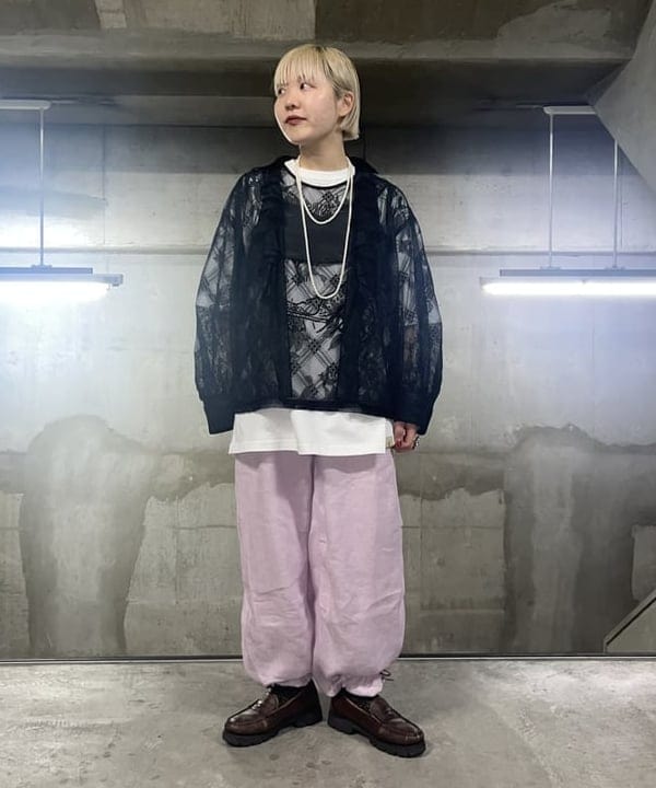 yokoyama shionさんの「BEAMS WOMEN｜maturely /  Linen Blend Work Easy Pants」を使ったコーディネート