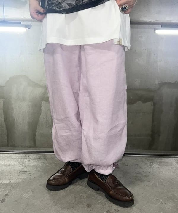 yokoyama shionさんの「BEAMS WOMEN｜maturely /  Linen Blend Work Easy Pants」を使ったコーディネート
