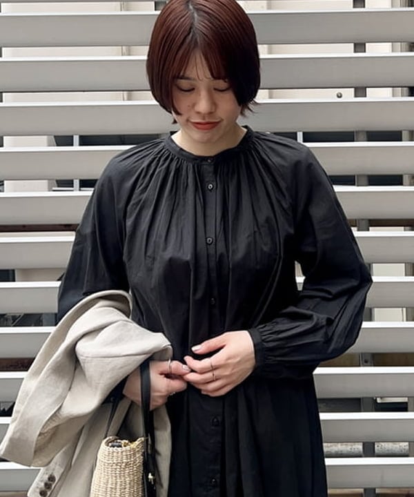 岡 妃呂美さんの「BEAMS WOMEN｜Demi-Luxe BEAMS /  ダブル ブレスト リネン ジャケット」を使ったコーディネート