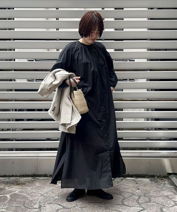 岡 妃呂美さんの「BEAMS WOMEN｜Demi-Luxe BEAMS /  ダブル ブレスト リネン ジャケット」を使ったコーディネート