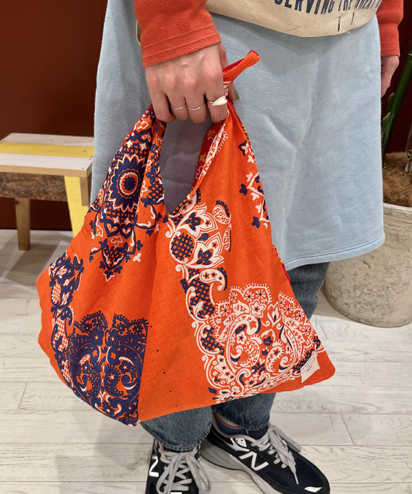 クロサワさんの「BEAMS WOMEN｜BEAMS BOY / イレギュラー バンダナ バッグ」を使ったコーディネート