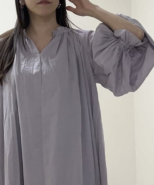 関 桂子さんの「BEAMS WOMEN｜CHRISTIAN VILLA / ストローコンビ ボストンバッグ」を使ったコーディネート