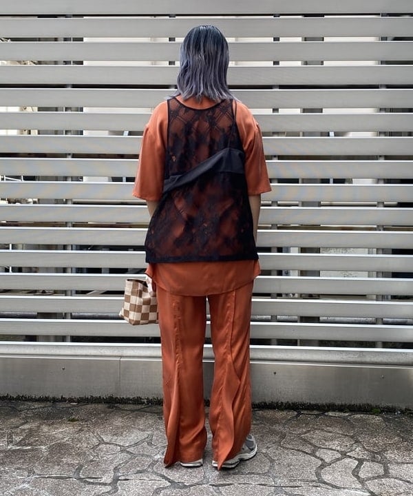 オカモト ミサキさんの「BEAMS WOMEN｜maturely / Lace Satin Layered Tank Top」を使ったコーディネート