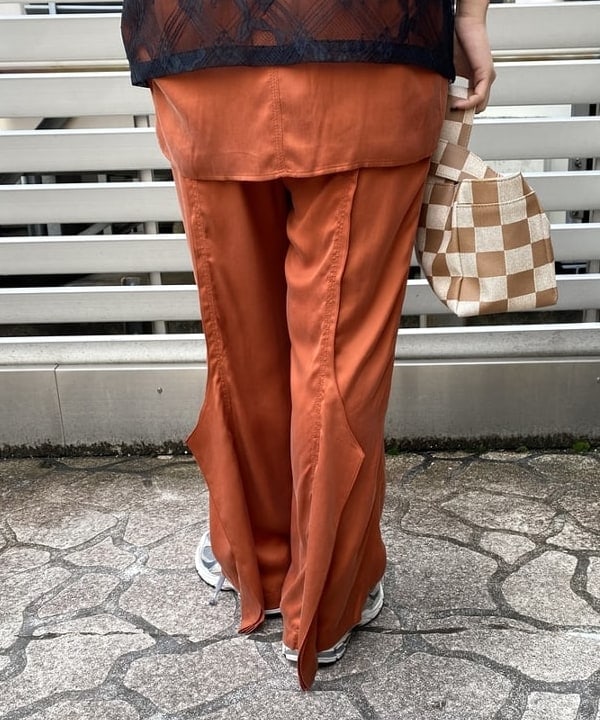 オカモト ミサキさんの「BEAMS WOMEN｜maturely / Lace Satin Layered Tank Top」を使ったコーディネート