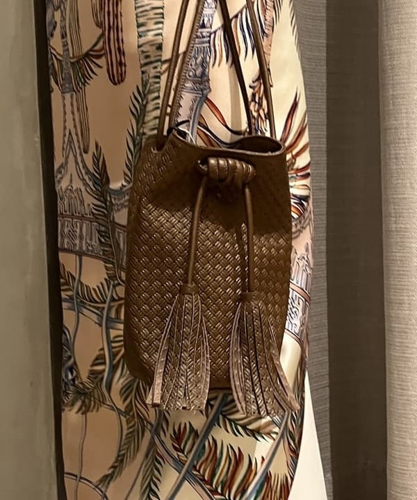 中川　ゆららさんの「BEAMS WOMEN｜Demi-Luxe BEAMS / パフスリーブ プルオーバー」を使ったコーディネート