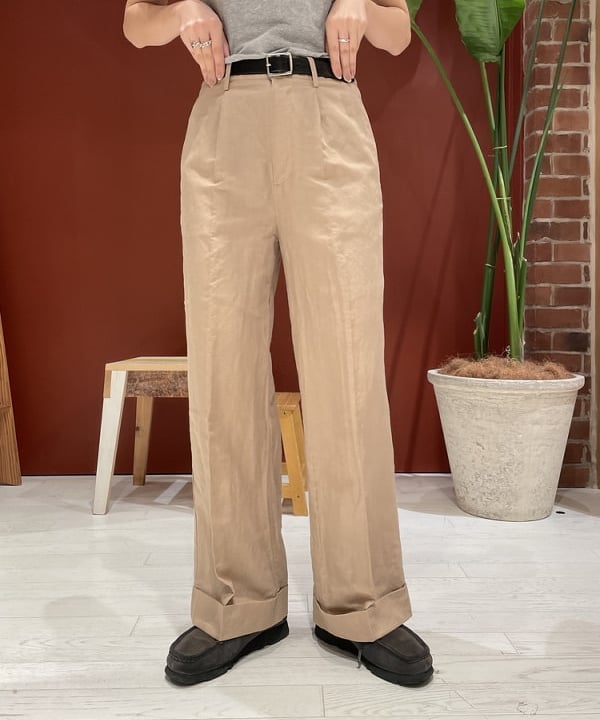 サカサイスズカさんの「BEAMS WOMEN｜ボーイ ベーシック Tシャツ」を使ったコーディネート