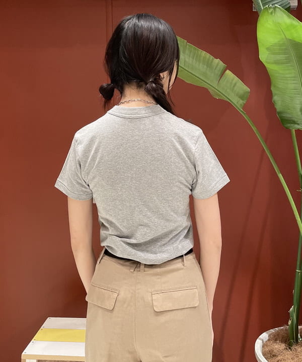 サカサイスズカさんの「BEAMS WOMEN｜ボーイ ベーシック Tシャツ」を使ったコーディネート