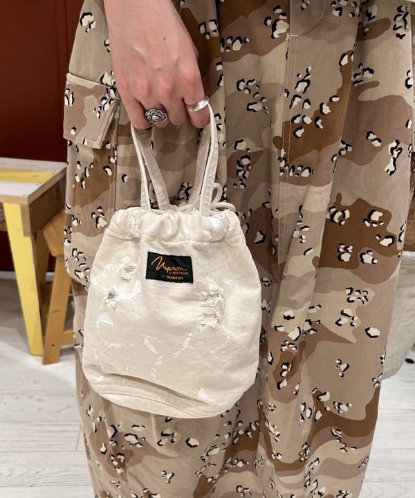 クロサワさんの「BEAMS WOMEN｜BEAMS BOY / ラメ リブ クルー ソックス NEW」を使ったコーディネート