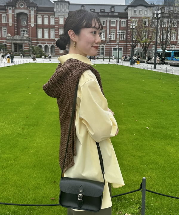大浦 栞さんの「BEAMS WOMEN｜Demi-Luxe BEAMS / セミワイド ストレート パンツ」を使ったコーディネート