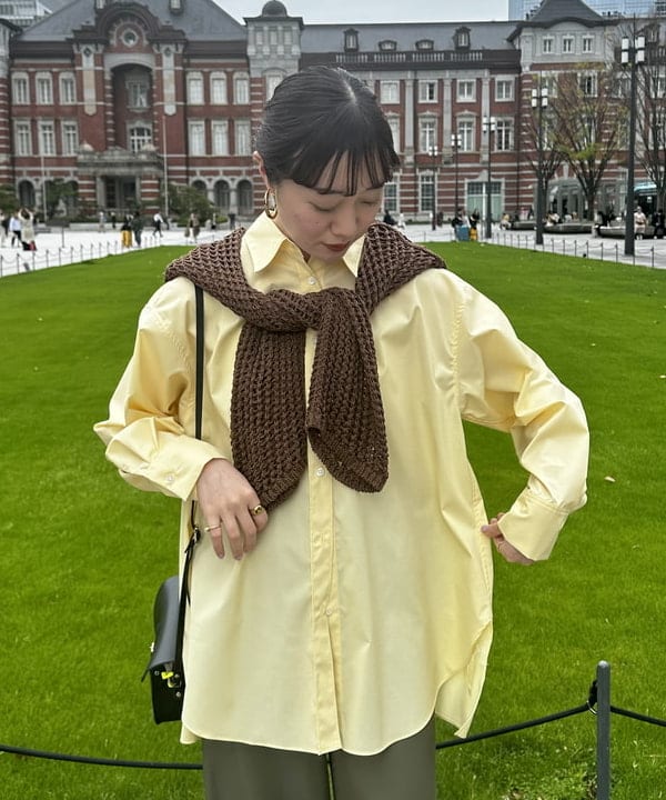大浦 栞さんの「BEAMS WOMEN｜Demi-Luxe BEAMS / セミワイド ストレート パンツ」を使ったコーディネート