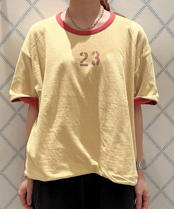 たぐみさんの「BEAMS WOMEN｜WAREHOUSE & CO. &times; BEAMS BOY / 別注 ステンシル リバーシブル Tシャツ」を使ったコーディネート