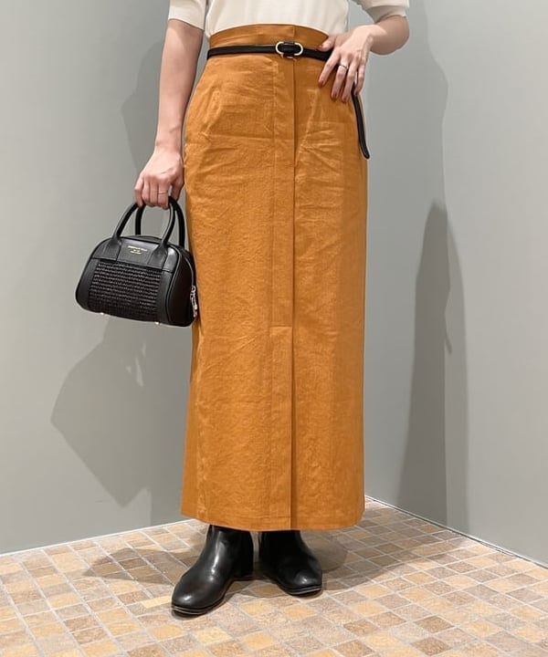 多田 日奈子さんの「BEAMS WOMEN｜Demi-Luxe BEAMS /  リネン ストレッチ タイトスカート」を使ったコーディネート