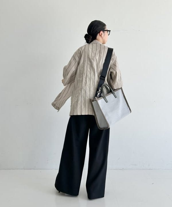 佐藤 美樹さんの「BEAMS WOMEN｜Demi-Luxe BEAMS / リネン混 ストライプ シャツ」を使ったコーディネート