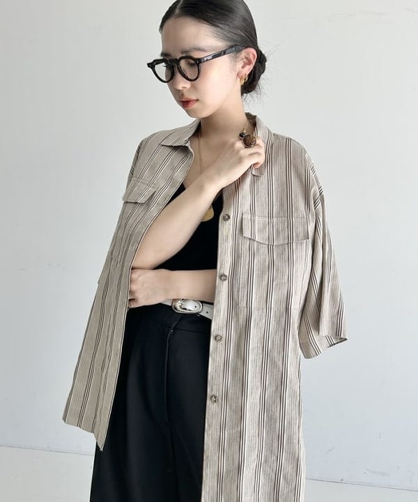 佐藤 美樹さんの「BEAMS WOMEN｜Demi-Luxe BEAMS / リネン混 ストライプ シャツ」を使ったコーディネート