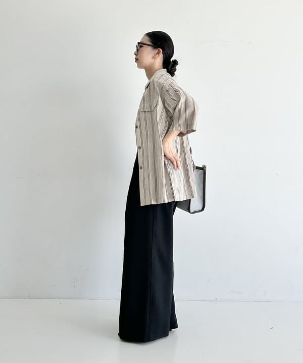 佐藤 美樹さんの「BEAMS WOMEN｜Demi-Luxe BEAMS / リネン混 ストライプ シャツ」を使ったコーディネート