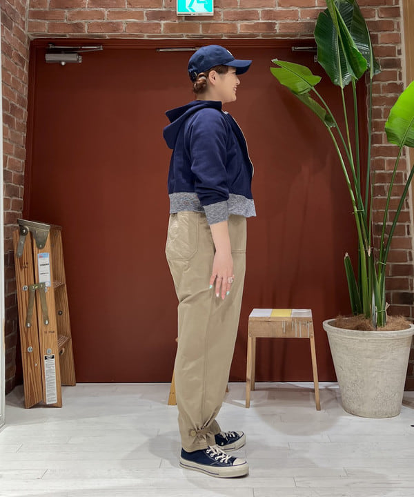 エノモト アミさんの「BEAMS WOMEN｜FRUIT OF THE LOOM × BEAMS BOY / 2PACK TEE」を使ったコーディネート