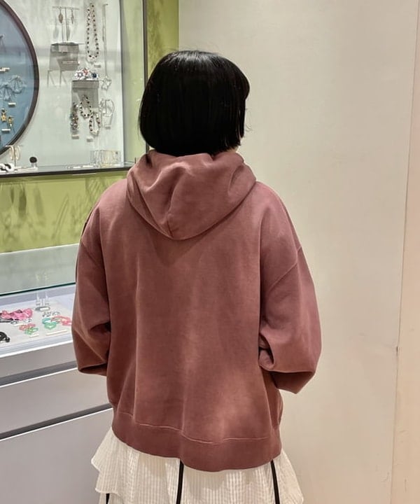 キホさんの「BEAMS WOMEN｜BEAMS / ヴィンテージライク フェード フルジップフーディ」を使ったコーディネート