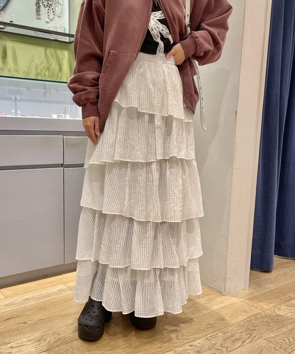 キホさんの「BEAMS WOMEN｜BEAMS / ヴィンテージライク フェード フルジップフーディ」を使ったコーディネート