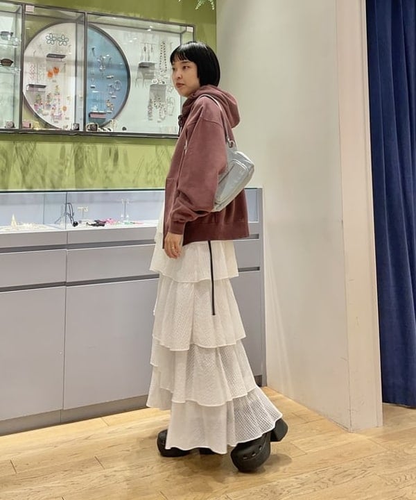 キホさんの「BEAMS WOMEN｜BEAMS / ヴィンテージライク フェード フルジップフーディ」を使ったコーディネート