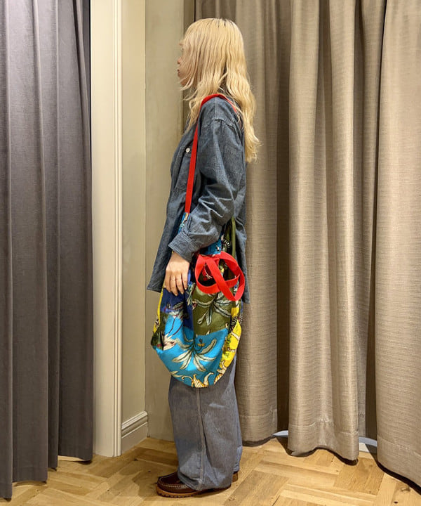 ナツハさんの「BEAMS WOMEN｜BUZZ RICKSON'S / 別注 シャンブレー ロングスリーブ シャツ」を使ったコーディネート