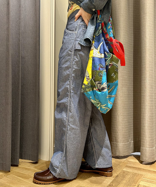 ナツハさんの「BEAMS WOMEN｜BUZZ RICKSON'S / 別注 シャンブレー ロングスリーブ シャツ」を使ったコーディネート