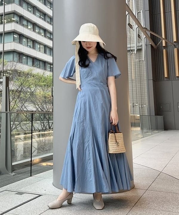 大浦 栞さんの「BEAMS WOMEN｜【別注】MARIHA / せせらぎのワンピース」を使ったコーディネート