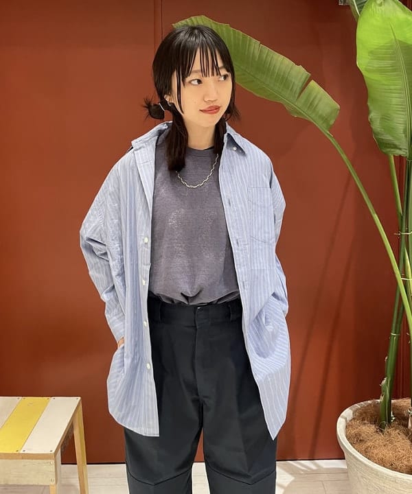サカサイスズカさんの「BEAMS WOMEN｜WAREHOUSE & CO. × BEAMS BOY / 別注 ステンシル リバーシブル Tシャツ」を使ったコーディネート