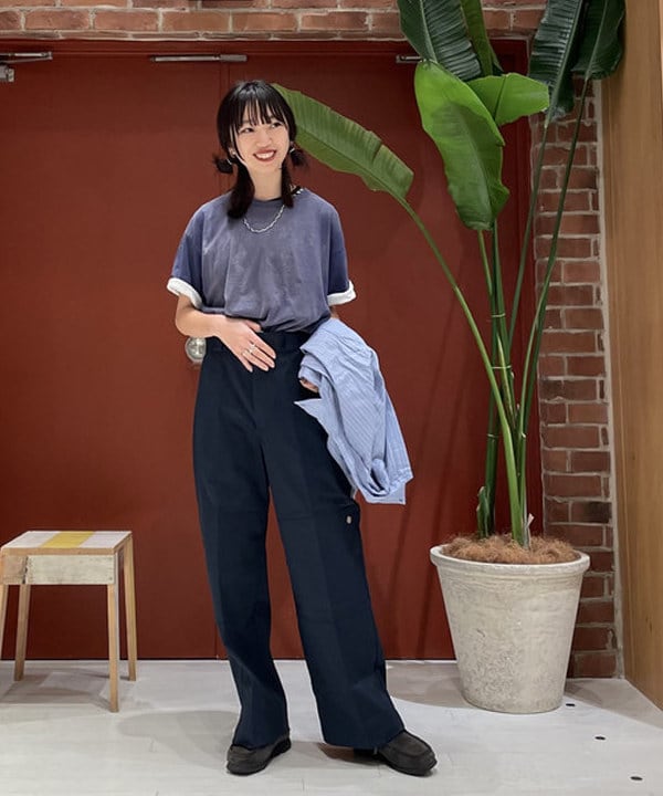 サカサイスズカさんの「BEAMS WOMEN｜WAREHOUSE & CO. × BEAMS BOY / 別注 ステンシル リバーシブル Tシャツ」を使ったコーディネート