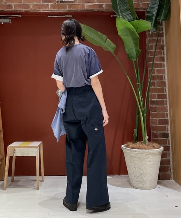 サカサイスズカさんの「BEAMS WOMEN｜WAREHOUSE & CO. × BEAMS BOY / 別注 ステンシル リバーシブル Tシャツ」を使ったコーディネート