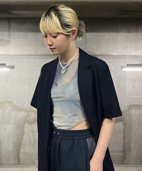 前田 優衣さんの「BEAMS WOMEN｜Ray BEAMS / パイピング トラック パンツ」を使ったコーディネート