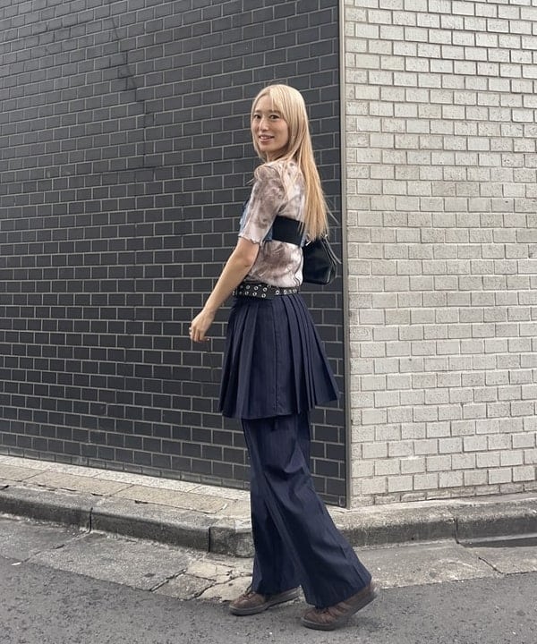 イトウミサキさんの「BEAMS WOMEN｜Ray BEAMS / コルセット ベルト」を使ったコーディネート