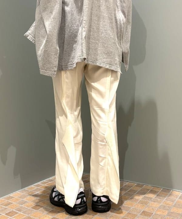 あすかさんの「BEAMS WOMEN｜maturely / Fibril Satin Pants」を使ったコーディネート