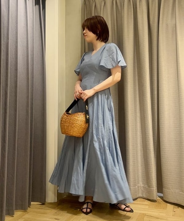 岡 妃呂美さんの「BEAMS WOMEN｜ポインテッド ヌードサンダル .M」を使ったコーディネート