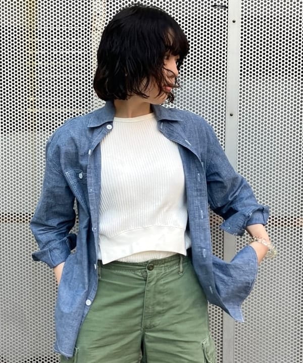 小原 もこさんの「BEAMS WOMEN｜【別注】BUZZ RICKSON'S / シャンブレー ロングスリーブ シャツ」を使ったコーディネート