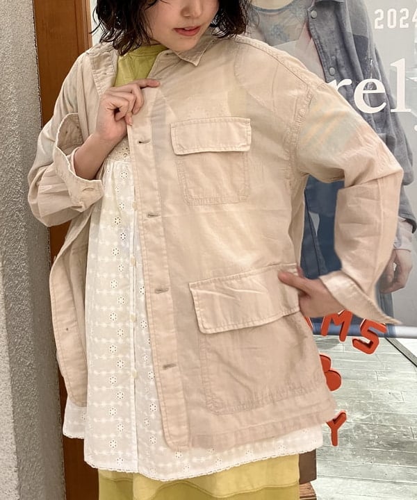 小原 もこさんの「BEAMS WOMEN｜Vガゼット ノースリーブ ワンピース」を使ったコーディネート