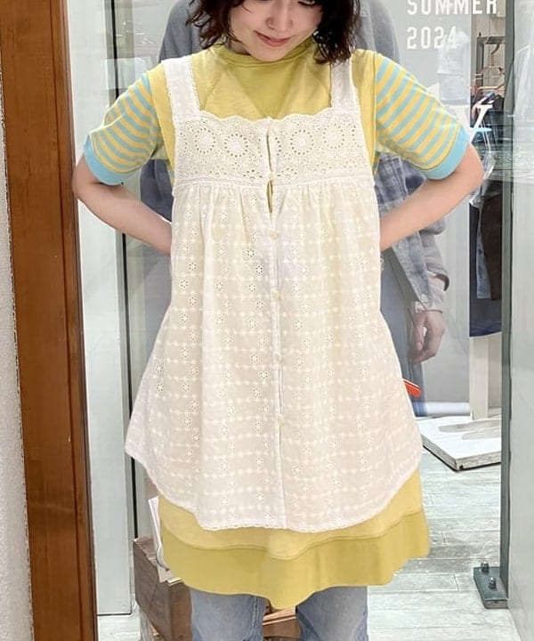 小原 もこさんの「BEAMS WOMEN｜Vガゼット ノースリーブ ワンピース」を使ったコーディネート